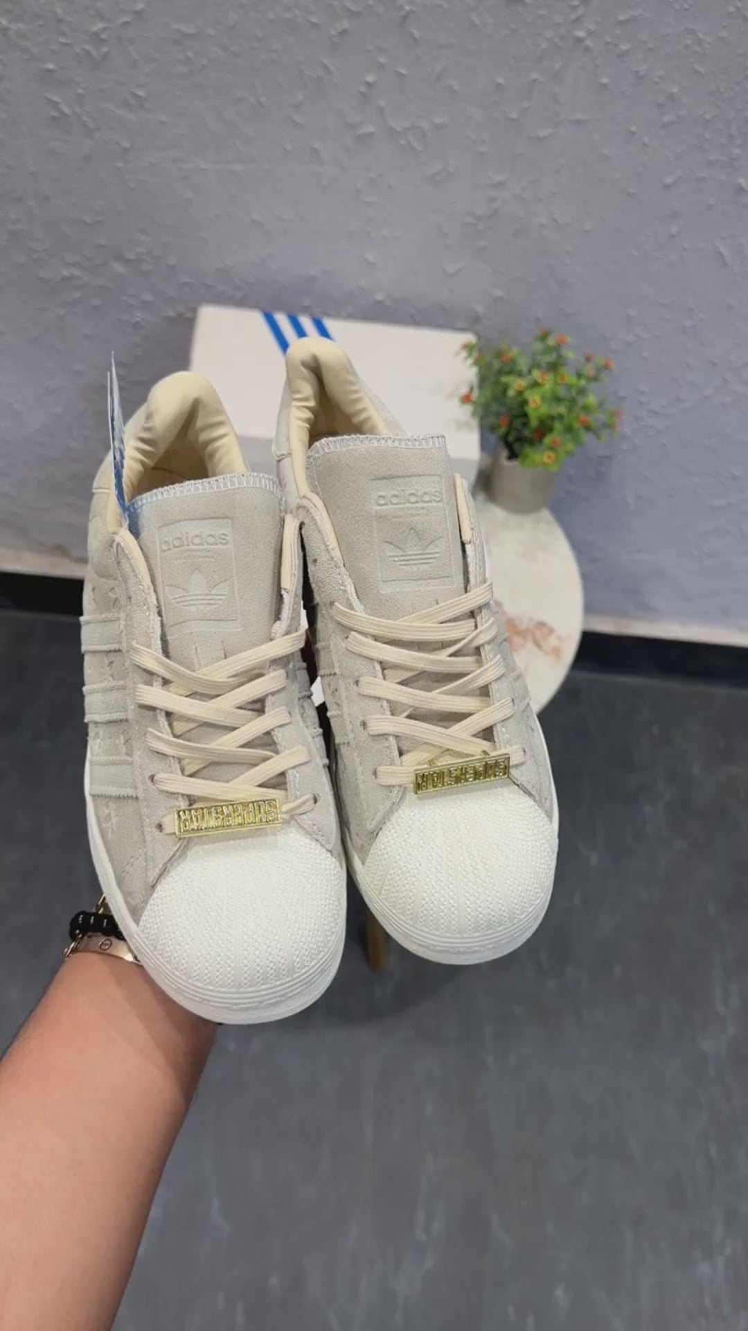 AD SUPERSTAR BEIGE ENGRAVED
