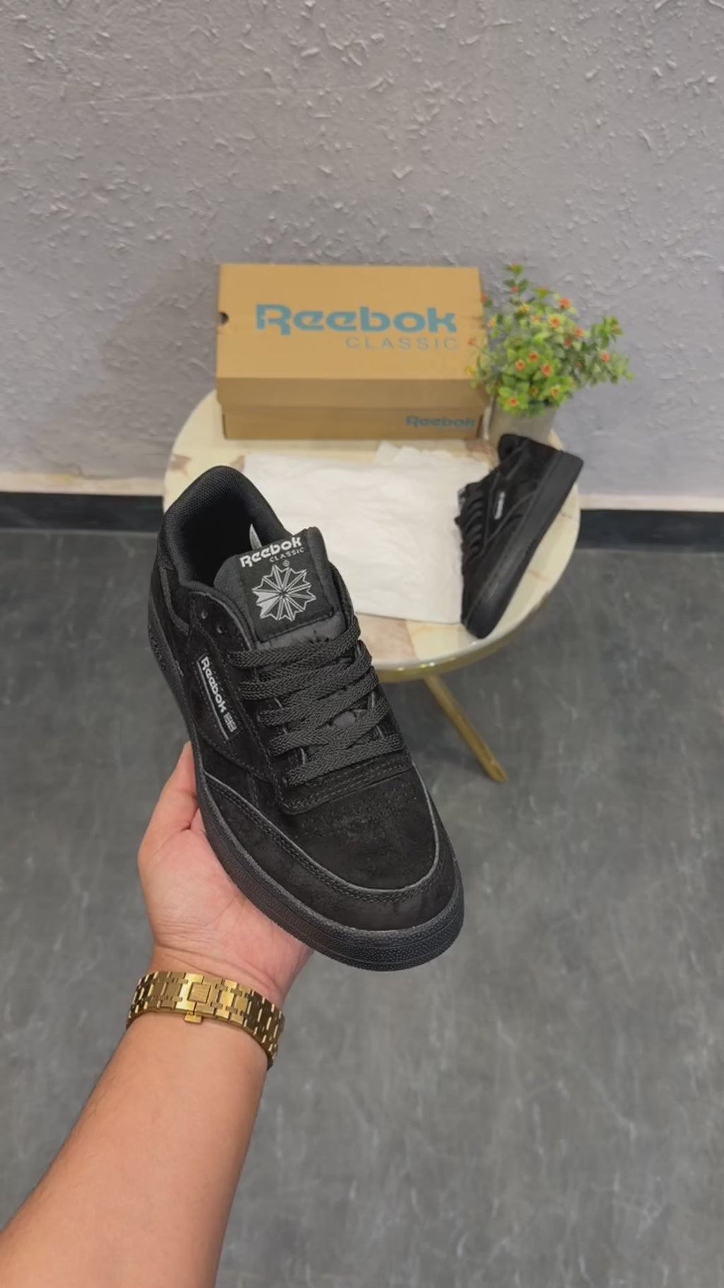 REEB CLASSIC SUEDE