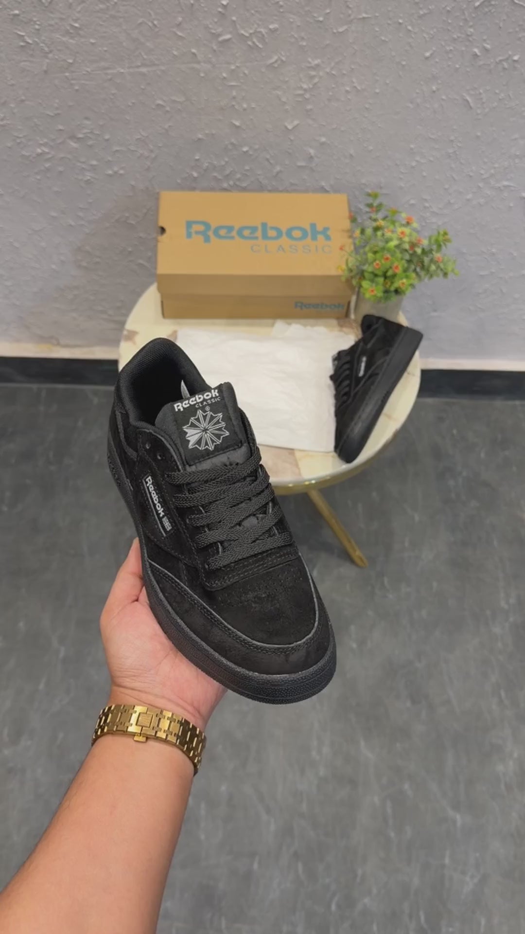 REEB CLASSIC SUEDE