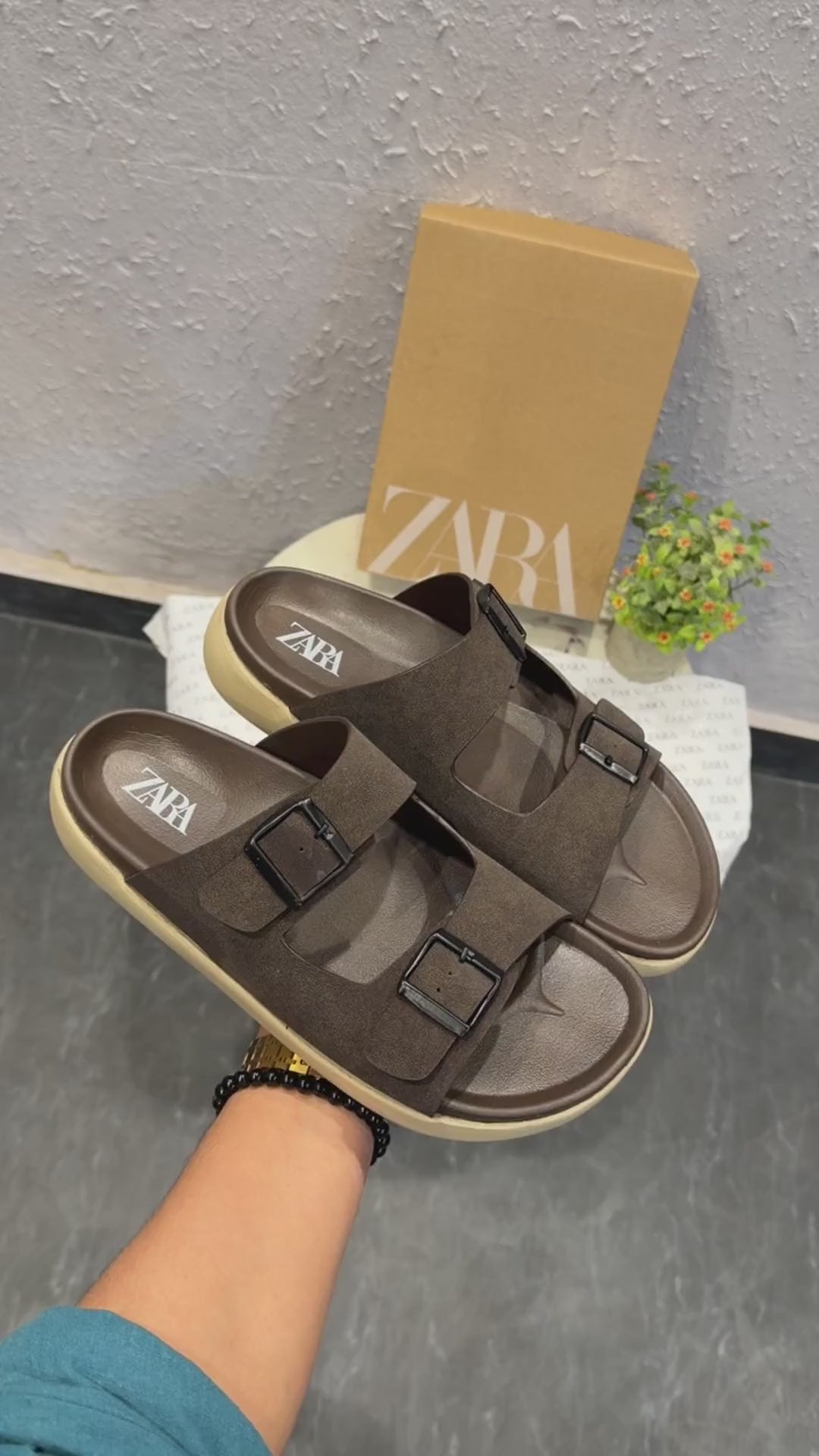ZAR  FEATHER COMFY SANDALS