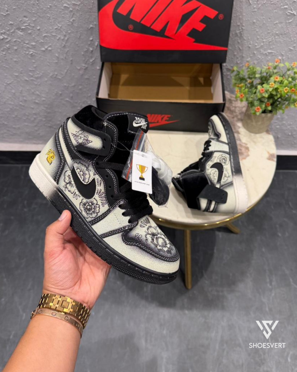 NK AIR JORDANS RETRO 1 MID