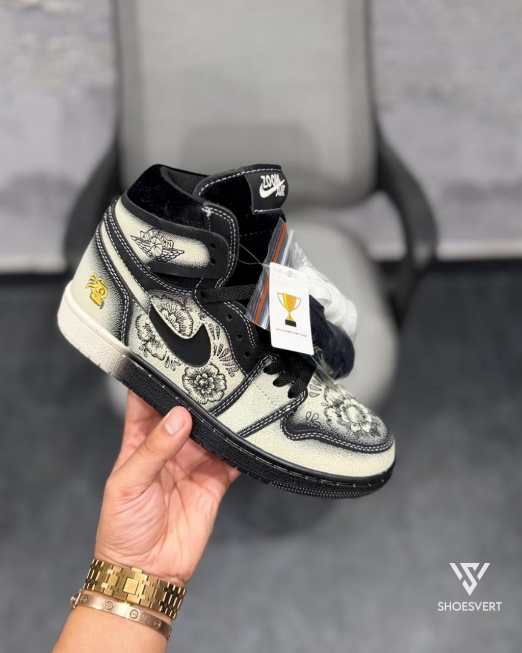 NK AIR JORDANS RETRO 1 MID